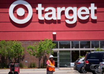 Target Shares Tumble after US Retailer Warns on Rising Costs