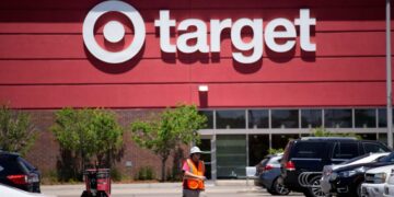 Target Shares Tumble after US Retailer Warns on Rising Costs