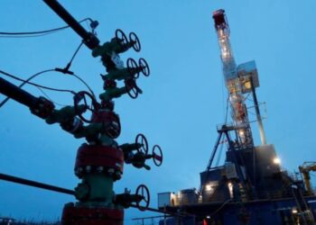 With record pump prices, Biden hard-pressed to ramp up Russia sanctions