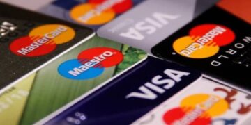 Visa profit sails past estimates on resilient consumer demand